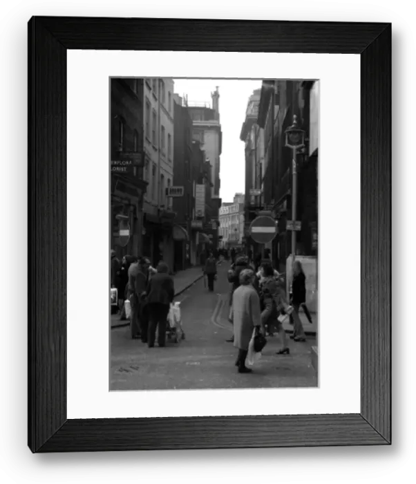 Framed Print : Soho, London - Carnaby Street W1 Framed Print : Soho, London - Carnaby Street W1