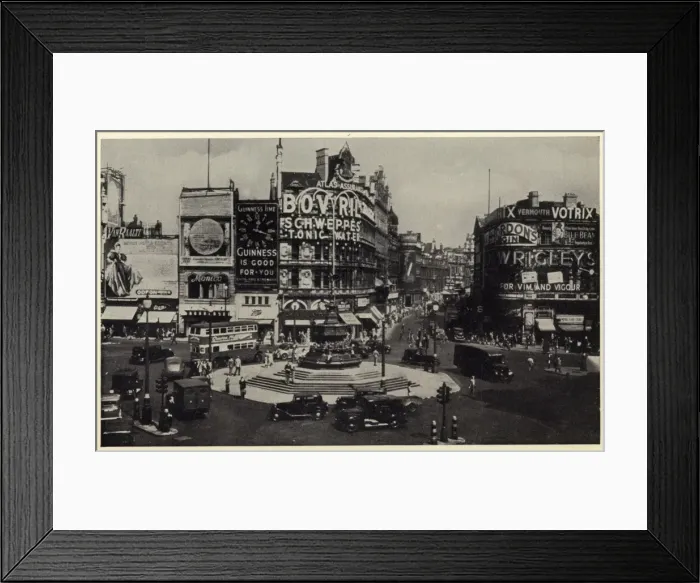 Framed Print : Piccadilly Circus, London Framed Print : Piccadilly Circus, London