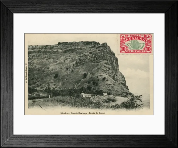 Framed Print : Grand Chaloupe Tunnel - Island of Reunion - Indian Ocean Framed Print : Grand Chaloupe Tunnel - Island of Reunion - Indian Ocean