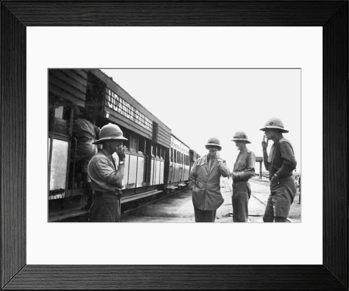 Framed Print : Officers en route to convalescent home, East Africa, WW1 Framed Print : Officers en route to convalescent home, East Africa, WW1