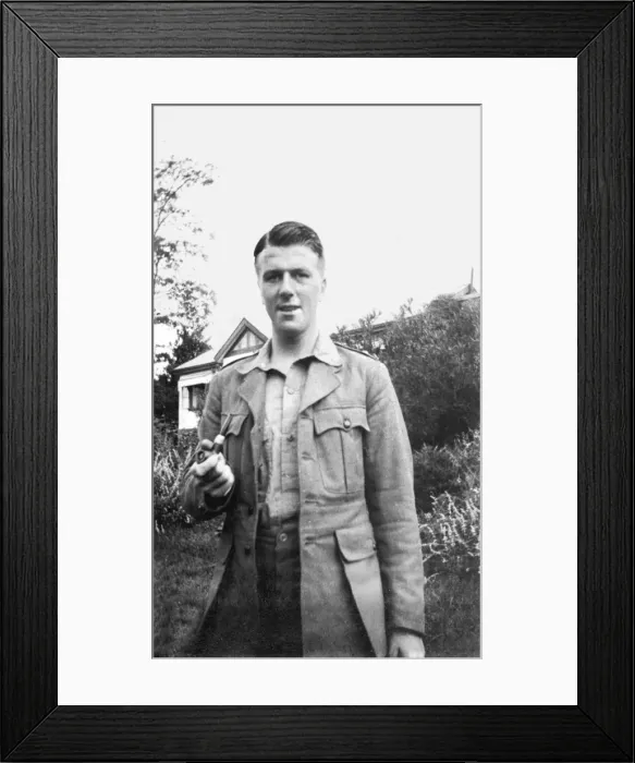 Framed Print : R E Herring, MC, British soldier, WW1 Framed Print : R E Herring, MC, British soldier, WW1