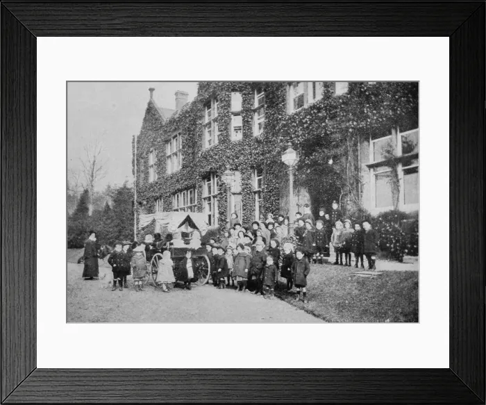 Framed Print : Barnardos Babies Castle, Hawkhurst, Kent - Afternoon Walk Framed Print : Barnardos Babies Castle, Hawkhurst, Kent - Afternoon Walk