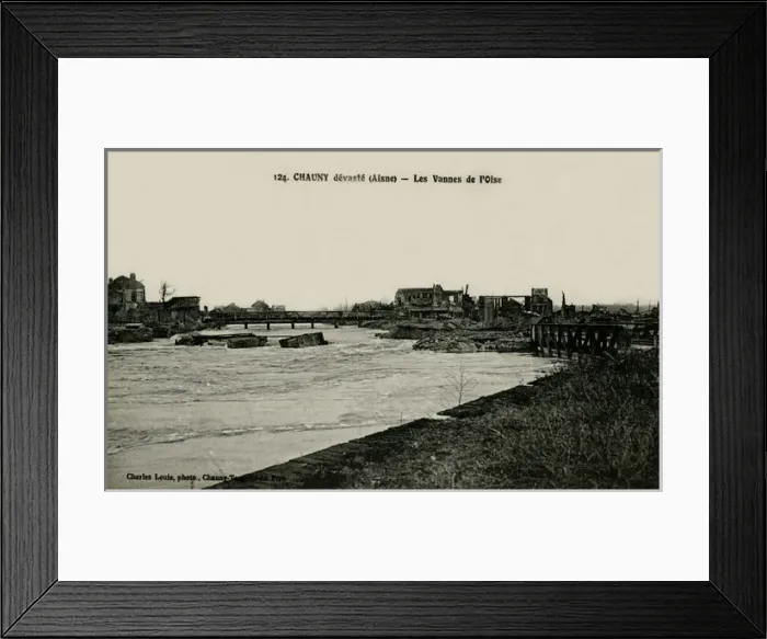 Framed Print : Chauny, Aisne, France - River Oise Framed Print : Chauny, Aisne, France - River Oise