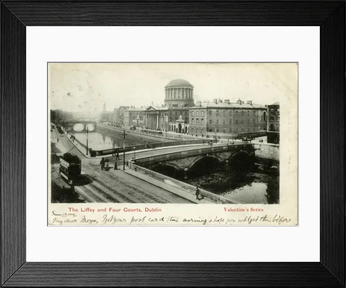 Framed Print : The River Liffey and Four Courts, Dublin, Ireland Framed Print : The River Liffey and Four Courts, Dublin, Ireland