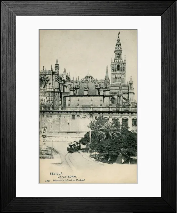 Framed Print : The Cathedral and Giralda bell tower, Seville, Spain Framed Print : The Cathedral and Giralda bell tower, Seville, Spain