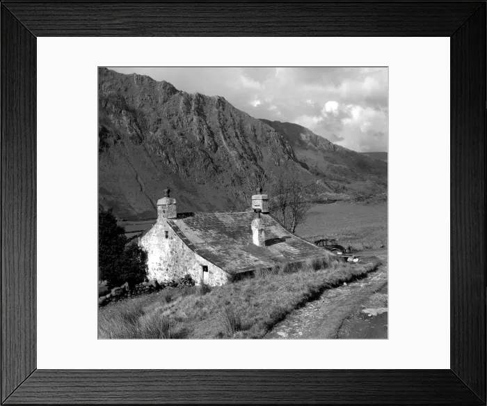 Framed Print : North Wales, Llanberis, Llanberis Pass with cottages Framed Print : North Wales, Llanberis, Llanberis Pass with cottages