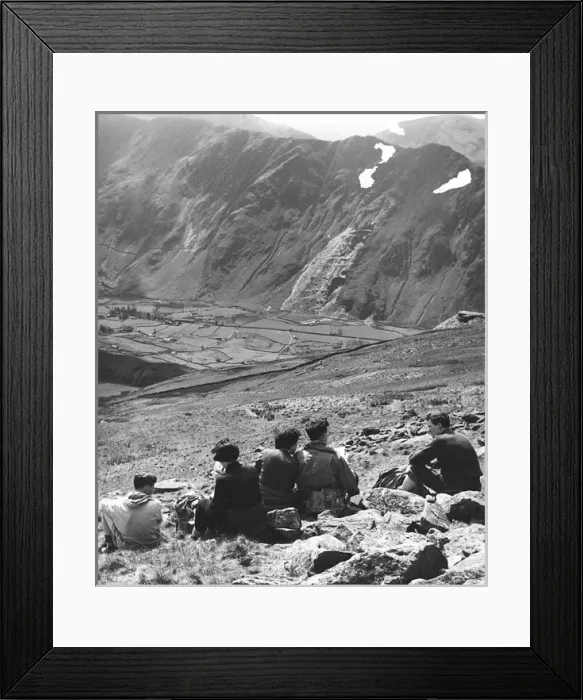 Framed Print : North Wales, Snowdon - valley view with walkers Framed Print : North Wales, Snowdon - valley view with walkers