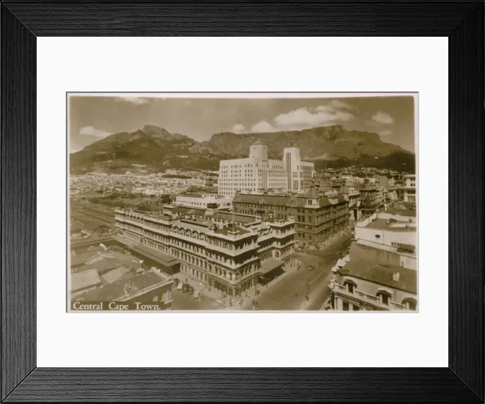 Framed Print : View of central Cape Town, South Africa Framed Print : View of central Cape Town, South Africa