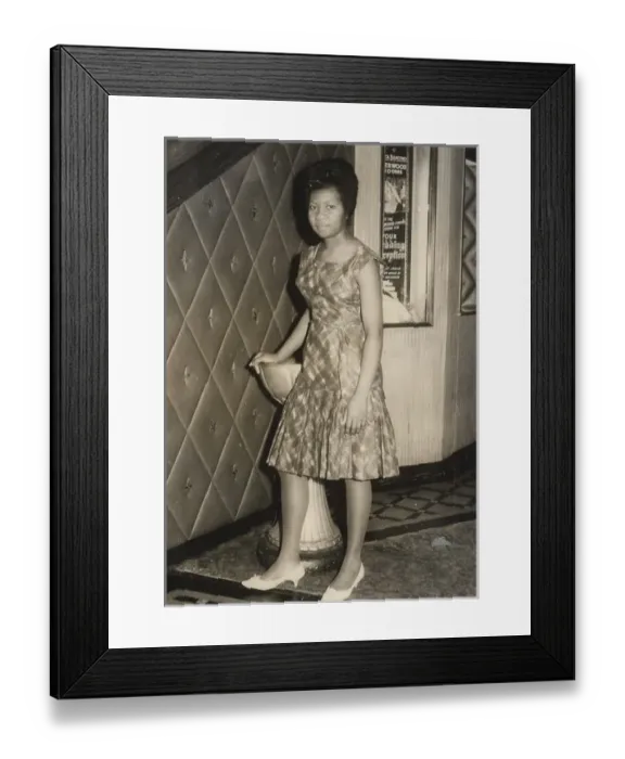 Framed Print : Esmel May Woma in the Sherwood Rooms in Nottingham Framed Print : Esmel May Woma in the Sherwood Rooms in Nottingham