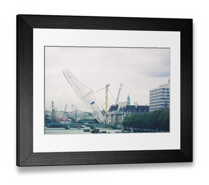 Framed Print : London Eye going up