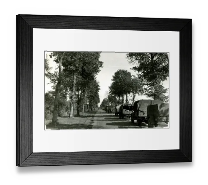 Framed Print : En Route Normandy to Paris, France, WW2 Framed Print : En Route Normandy to Paris, France, WW2