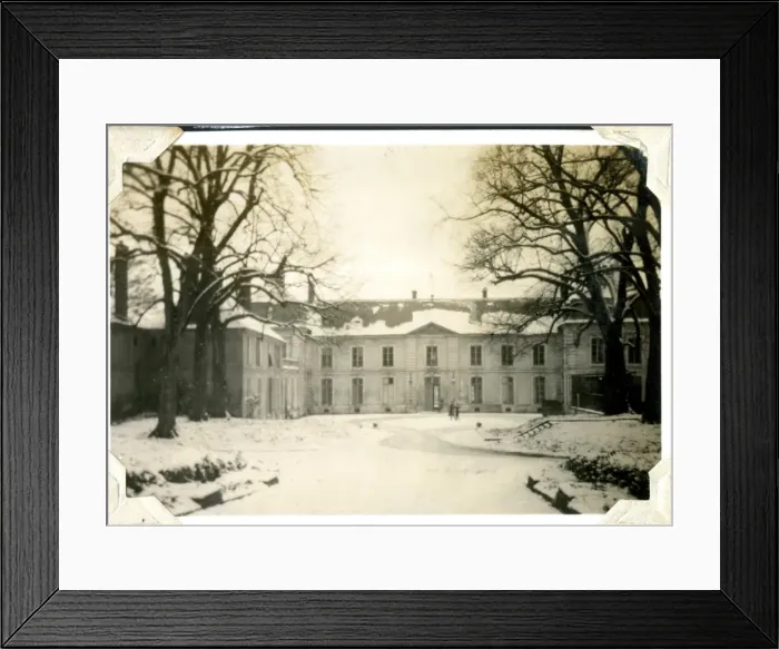 Framed Print : Headquarters, Chateau d Etreux, Saint Cloud, France, WW2 Framed Print : Headquarters, Chateau d Etreux, Saint Cloud, France, WW2