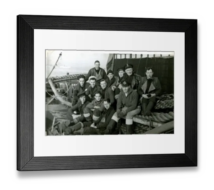 Framed Print : Group photo, HMT Buccaneer, Scapa Flow, WW2 Framed Print : Group photo, HMT Buccaneer, Scapa Flow, WW2