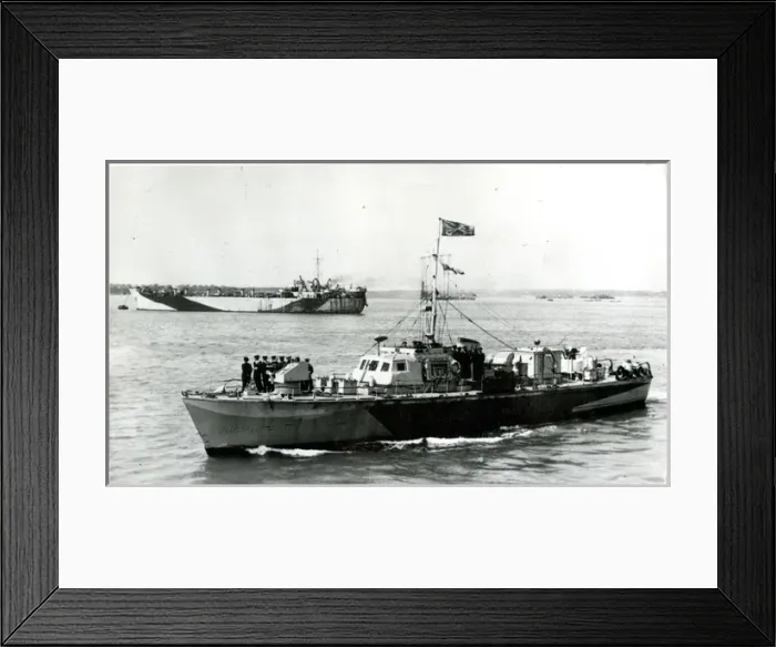 Framed Print : George VI arriving to inspect Invasion Forces, WW2 Framed Print : George VI arriving to inspect Invasion Forces, WW2