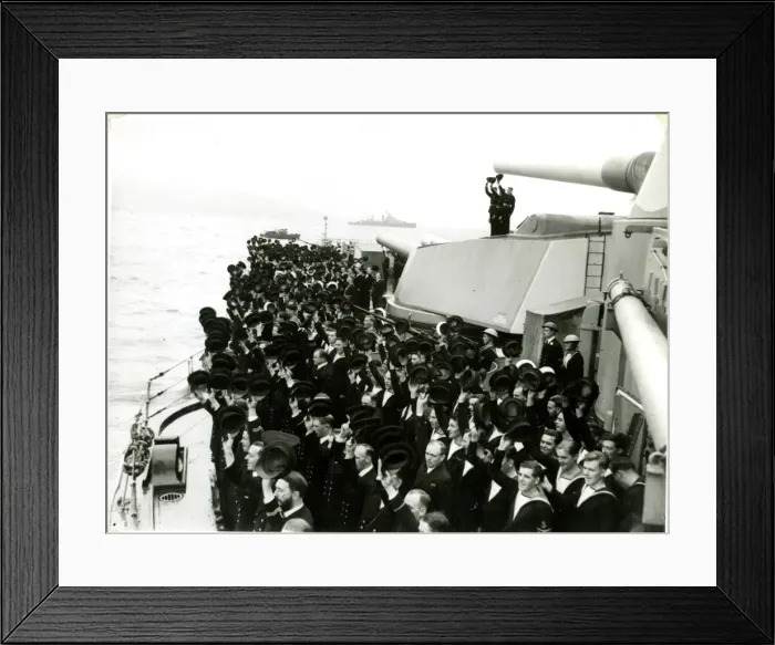 Framed Print : George VI departing HMS Duke of York, Scapa Flow, WW2 Framed Print : George VI departing HMS Duke of York, Scapa Flow, WW2