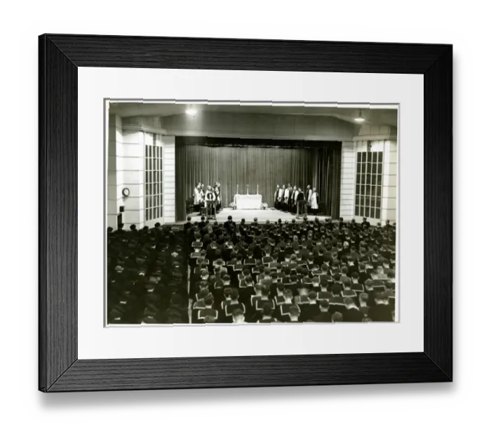 Framed Print : George VI at Home Fleet Cinema, Scapa Flow, WW2 Framed Print : George VI at Home Fleet Cinema, Scapa Flow, WW2