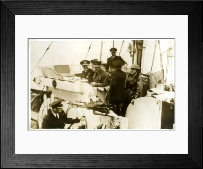 Framed Print : George VI inspecting D-Day Invasion Forces, WW2 Framed Print : George VI inspecting D-Day Invasion Forces, WW2