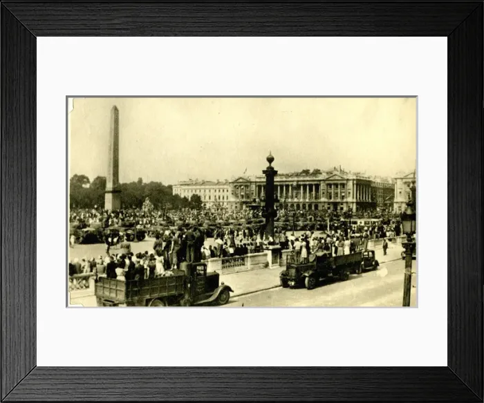 Framed Print : Liberation of Paris, WW2 Framed Print : Liberation of Paris, WW2