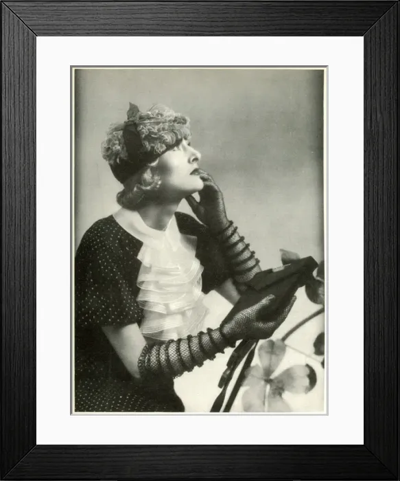 Framed Print : Studio photo of a fashionable woman Framed Print : Studio photo of a fashionable woman