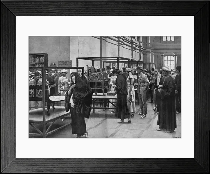 Framed Print : Tourists studying throne & couches of Tutankhamen, Cairo
