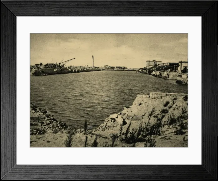 Framed Print : Dunkirk, France - the docks, WW2 Framed Print : Dunkirk, France - the docks, WW2