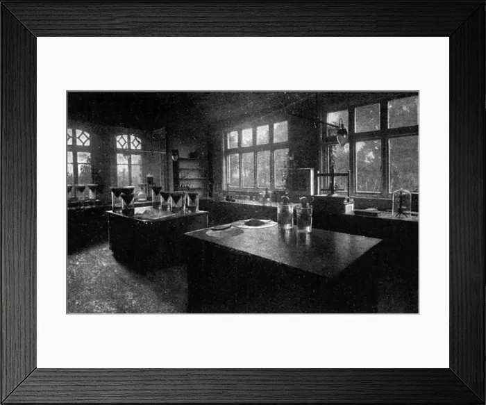 Framed Print : Horse serum laboratory at Elstree, 1915 Framed Print : Horse serum laboratory at Elstree, 1915