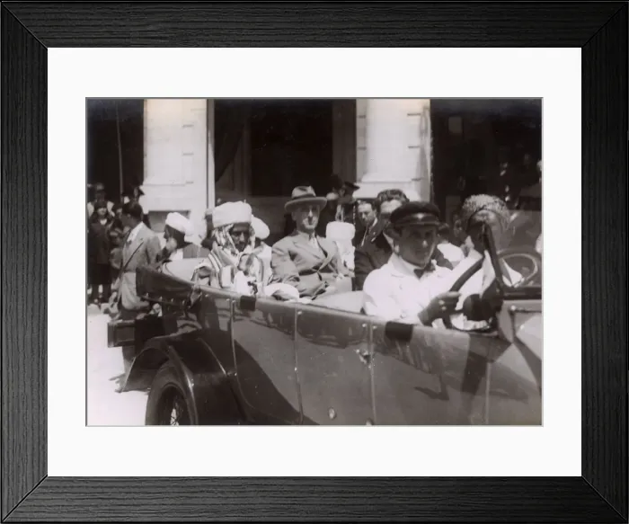 Framed Print : Yemeni Delegation - Official Visit to Naples, Italy Framed Print : Yemeni Delegation - Official Visit to Naples, Italy