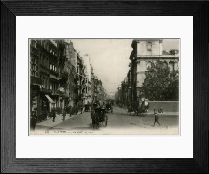 Framed Print : Pall Mall, London - Horse Taxi cabs Framed Print : Pall Mall, London - Horse Taxi cabs
