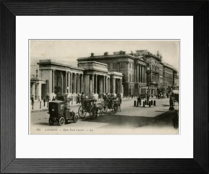 Framed Print : Hyde Park Corner - London - Horse Cabs and Early Motorcar