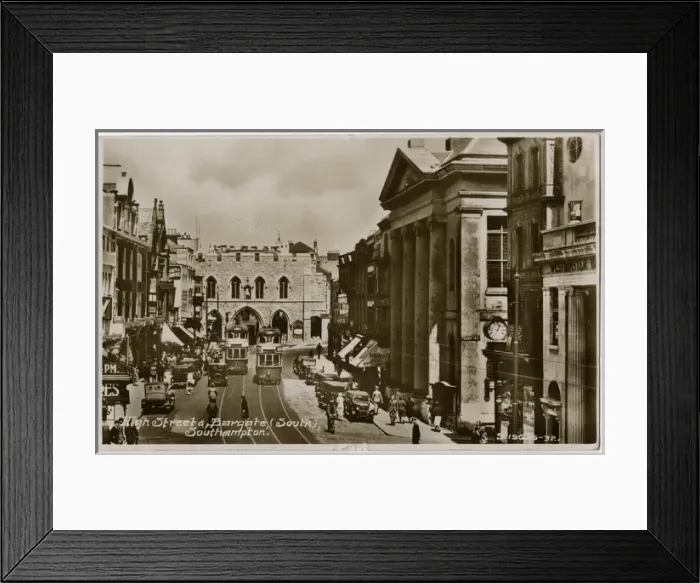 Framed Print : High Street and Bargate (South), Southampton, Hampshire Framed Print : High Street and Bargate (South), Southampton, Hampshire