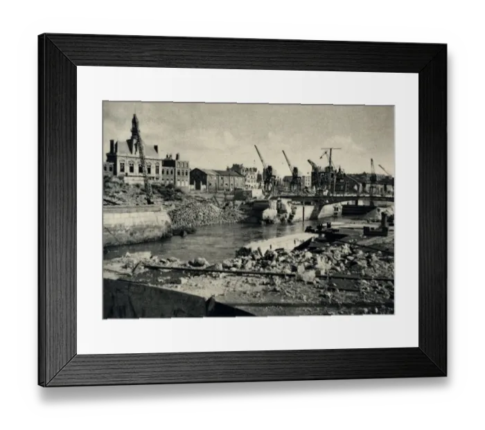 Framed Print : Dunkirk, France - Guillain Lock, WW2 Framed Print : Dunkirk, France - Guillain Lock, WW2