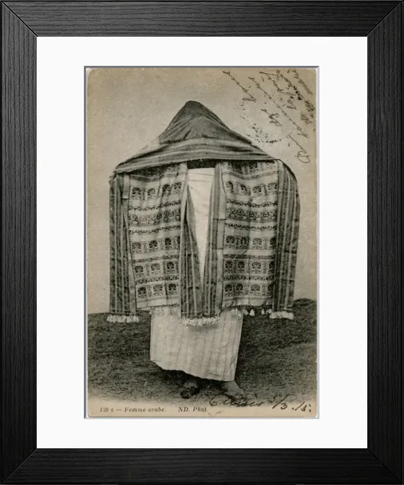 Framed Print : Sfax, Tunisia - Completely covered Arabian Woman Framed Print : Sfax, Tunisia - Completely covered Arabian Woman