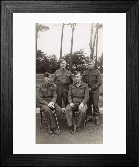 Framed Print : Group photo, British soldiers on NCO course Framed Print : Group photo, British soldiers on NCO course
