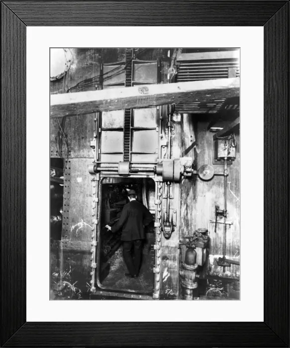 Framed Print : Harland & Wolff Collection - National Museums NI Framed Print : Harland & Wolff Collection - National Museums NI