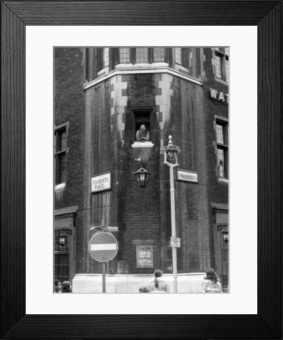 Framed Print : Soho, London - Shakespeares Head public house Framed Print : Soho, London - Shakespeares Head public house
