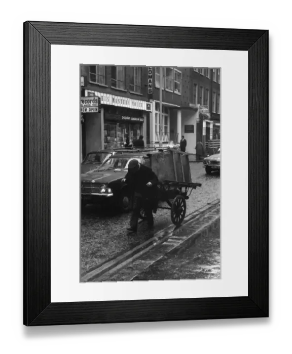 Framed Print : Soho, London - Dean Street W1 Framed Print : Soho, London - Dean Street W1