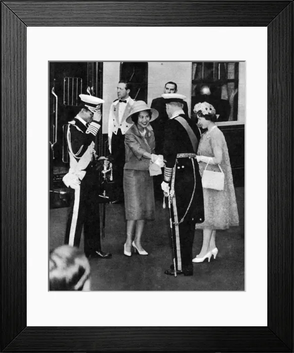 Framed Print : King Bhumibol Adulyadej and Queen Sirikit of Thailand Framed Print : King Bhumibol Adulyadej and Queen Sirikit of Thailand