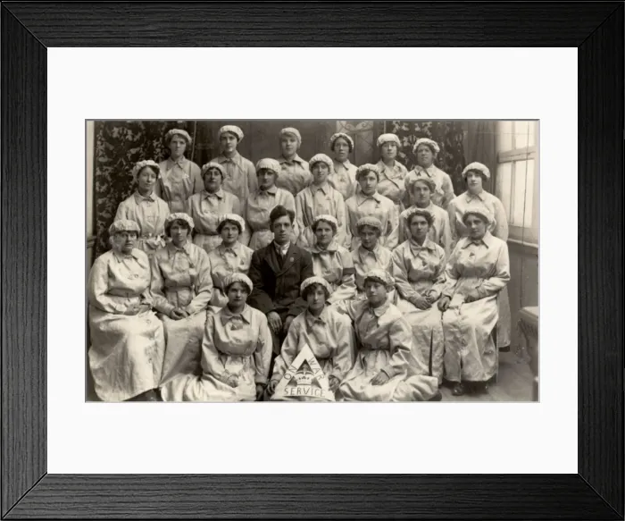 Framed Print : Women WW1 Munitions Woolwich Arsenal Framed Print : Women WW1 Munitions Woolwich Arsenal