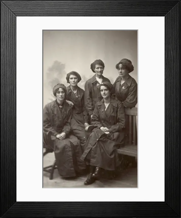 Framed Print : Women WW1 Munitions Framed Print : Women WW1 Munitions