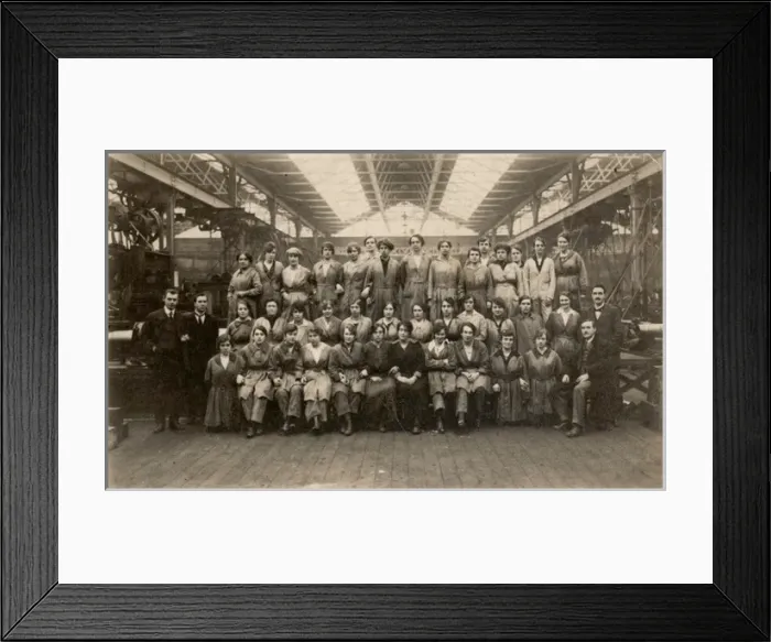 Framed Print : Women Munitions Workers WW1 Framed Print : Women Munitions Workers WW1