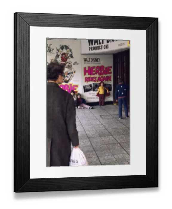 Framed Print : Soho, London - Tottenham Court Road W1 Framed Print : Soho, London - Tottenham Court Road W1