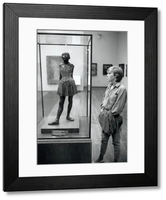 Framed Print : Young woman at Tate Gallery, London Framed Print : Young woman at Tate Gallery, London