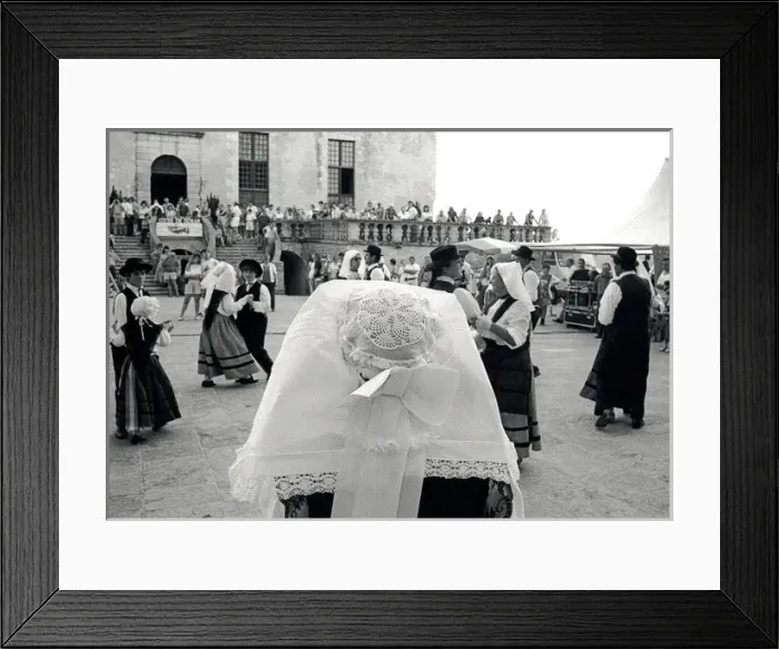 Framed Print : Traditional dancers in Duras, Lot-et-Garonne, France Framed Print : Traditional dancers in Duras, Lot-et-Garonne, France