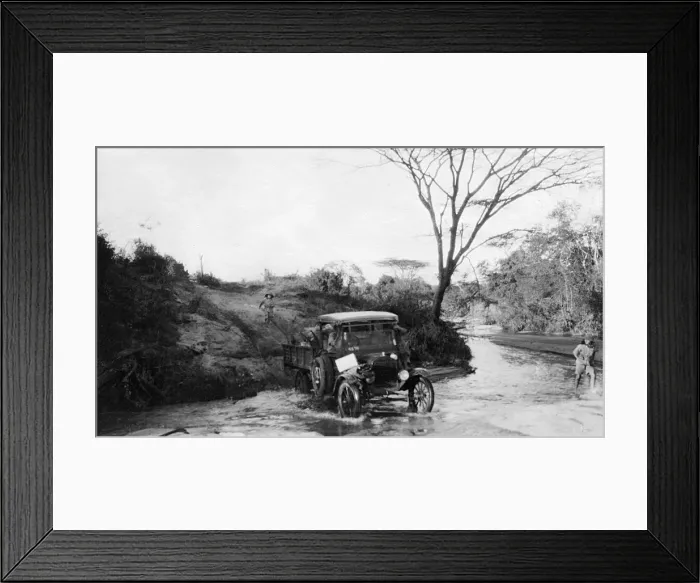 Framed Print : Crossing Sand River on safari, Africa Framed Print : Crossing Sand River on safari, Africa