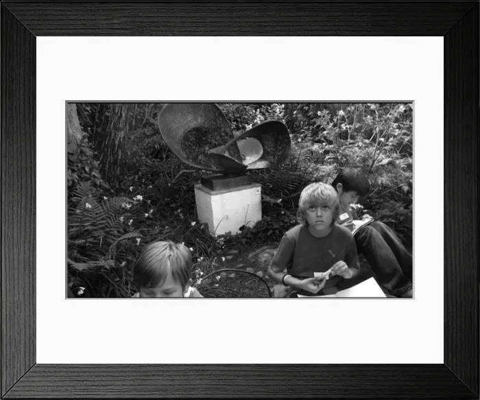 Framed Print : Children drawing in Barbara Hepworths garden, St Ives, Corn Framed Print : Children drawing in Barbara Hepworths garden, St Ives, Corn
