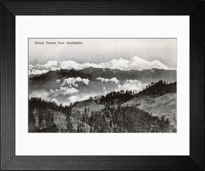 Framed Print : View of Mount Everest, Himalayas, Northern India Framed Print : View of Mount Everest, Himalayas, Northern India