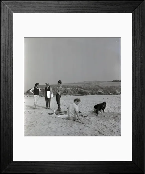 Framed Print : Artists on the beach at St Ives, Cornwall Framed Print : Artists on the beach at St Ives, Cornwall