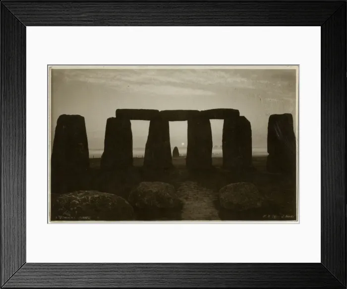Framed Print : Stonehenge, Wiltshire - Sunrise through the stones Framed Print : Stonehenge, Wiltshire - Sunrise through the stones