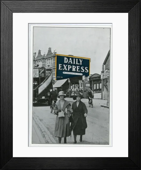 Framed Print : Advertisement for the Daily Express newspaper Framed Print : Advertisement for the Daily Express newspaper