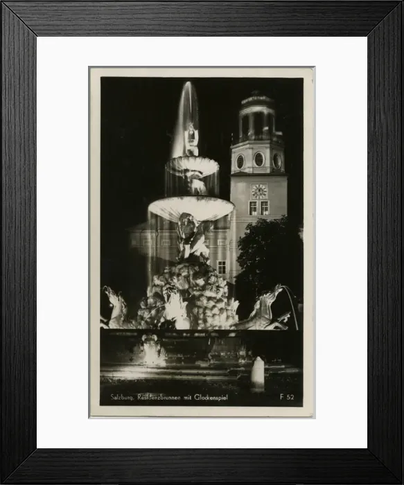 Framed Print : Residenzbrunnen (fountain) in Salzburg - Nightime Framed Print : Residenzbrunnen (fountain) in Salzburg - Nightime